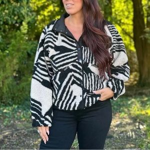 NWT ELAN PATTERN JACKET